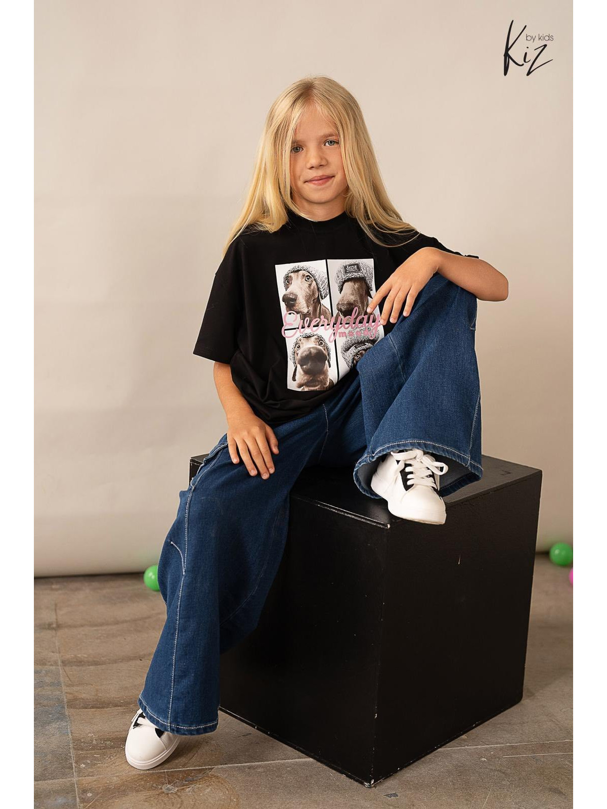 T-shirt czarny piesek z czapką na głowie Kiz by Kids