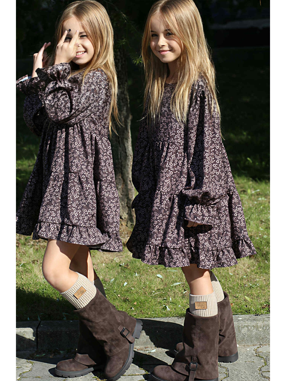 Sukienka trapezowa brązowa w kwiatuszki  Qba Kids