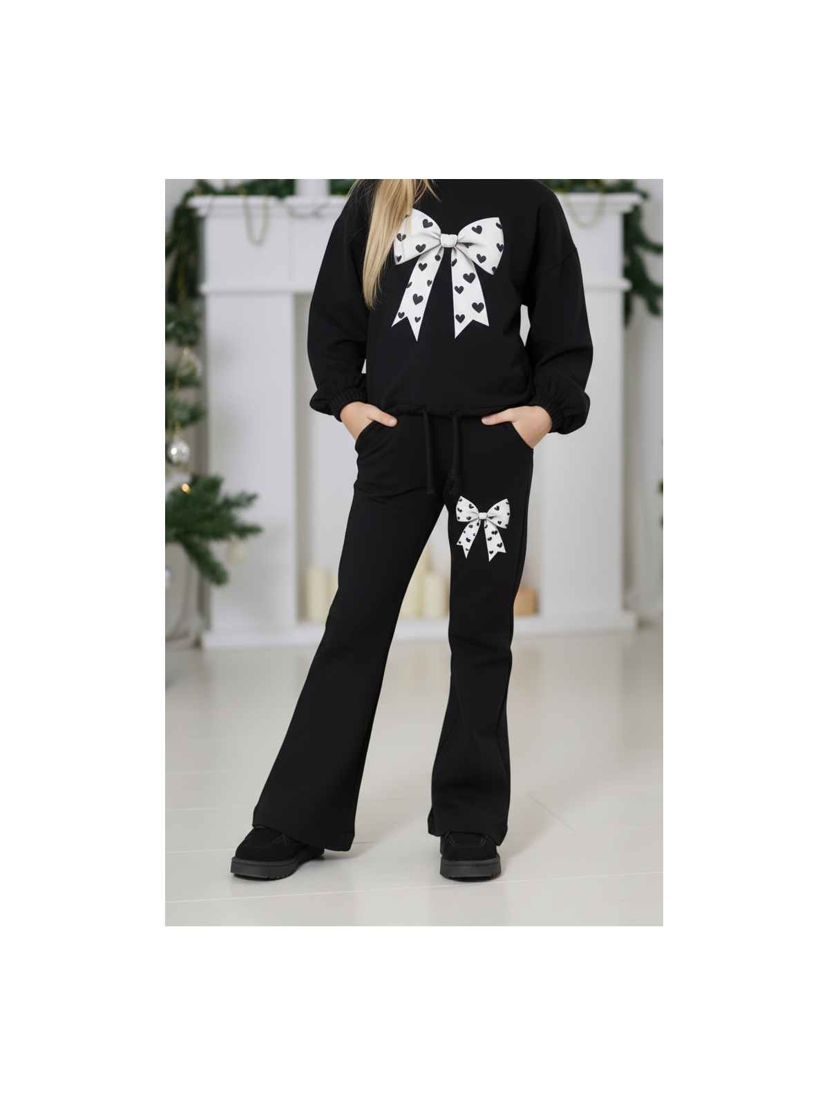 Czarne spodnie dzwony z kokardka Qba Kids
